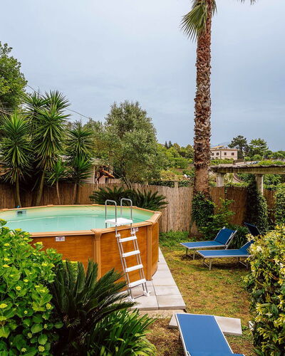 Villa Martina: Zwembad, Toevlucht, Eco Hotel, Tuin, Backyard, Schaduw, Landscaping, Vrije Tijd, Hacienda, Werf