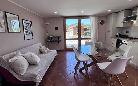 Villa Romy: Meubilair, Interieur Ontwerp, Flooring, Verdieping, Hout, Bankstel, Kamer, Tafel, Woonkamer, Appartement