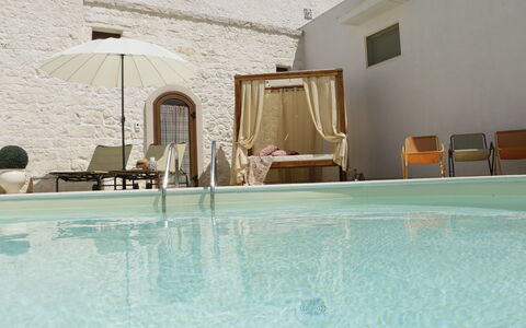 Masseria San Michele: Zwembad, Meubilair, Samengesteld Materiaal, Buitenmeubels, Toevlucht, Paraplu, Stoel, Kamerplant, Hotel, Ligstoel