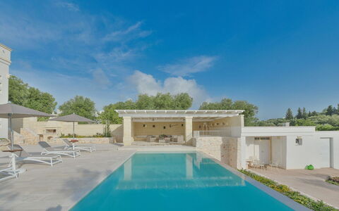 Masseria Ostuni: Landgoed, Beton, Zwembad, Schaduw, Villa, Tegel