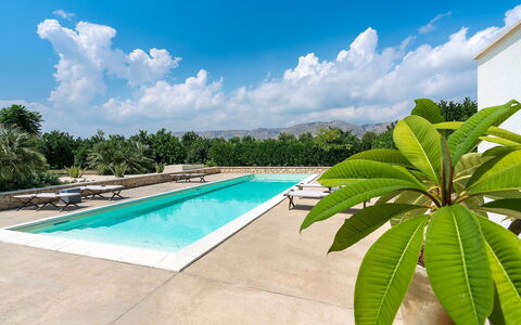 Villa Orangella: Zwembad, Toevlucht, Tuin, Landscaping, Schaduw, Eco Hotel, Tropen, Tegel, Flagstone
