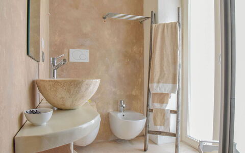 Trulli Martina: Muur, Flooring, Interieur Ontwerp, Loodgieterswerkinrichting, Verdieping, Badkamer, Wastafel In De Badkamer, Loodgieter, Kamer, Huis