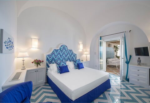 Villa Melissa: Blauw, Meubilair, Toevlucht, Hotel, Stoel, Zwembad, Badplaats, Eco Hotel, Villa, Boutique Hotel