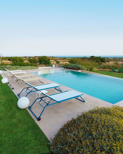 Villa Bel Prato: Blauw, Zwembad, Toevlucht, Buitenmeubels, Schaduw, Tuin, Landscaping, Thermae, Eco Hotel, Recreatiecentrum