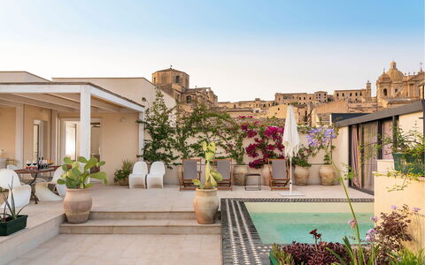 Sibilla: Appartement, Bloempot, Kamerplant, Hotel, Binnenplaats, Balkon, Villa