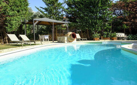 Villa Virna: Zwembad, Buitenmeubels, Toevlucht, Paraplu, Eco Hotel, Schaduw, Vrije Tijd, Thermae, Hacienda, Backyard