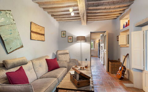 Villa la Foresta: Meubilair, Muur, Interieur Ontwerp, Flooring, Bankstel, Hout, Plafond, Woonkamer, Kamer, Verdieping