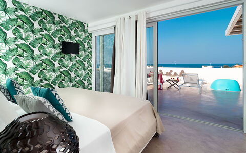 Villa Matilde: Blauw, Meubilair, Toevlucht, Zee, Appartement, Linens, Stoel, Hotel, Slaapkamer, Buitenmeubels