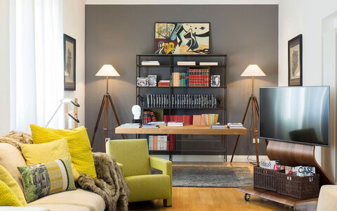 La Terrazza: Meubilair, Interieur Ontwerp, Muur, Flooring, Woonkamer, Huis, Verdieping, Kamer, Boekenkast, Stellingen