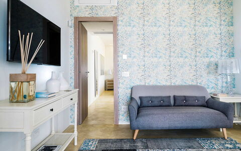 Villa Federica: Blauw, Meubilair, Interieur Ontwerp, Flooring, Verdieping, Textiel, Tafel, Kamer, Woonkamer, Huis