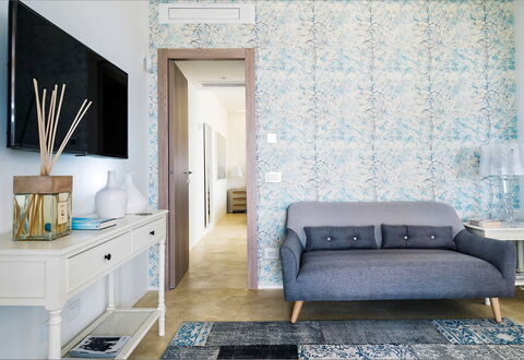 Villa Federica: Blauw, Meubilair, Interieur Ontwerp, Flooring, Verdieping, Textiel, Tafel, Kamer, Woonkamer, Huis