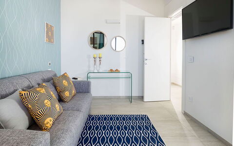 Thyme: Meubilair, Interieur Ontwerp, Flooring, Verdieping, Muur, Bankstel, Hout, Kamer, Huis, Woonkamer