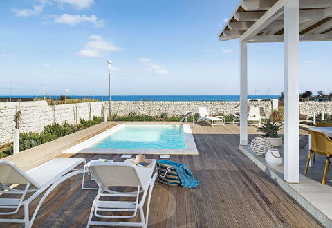 Thyme: Toevlucht, Buitenmeubels, Zwembad, Eco Hotel, Zee, Stoel, Schaduw, Ligstoel, Villa, Paraplu