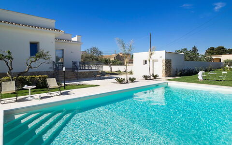 Villa Emma: Zwembad, Blauw, Toevlucht, Samengesteld Materiaal, Flagstone, Landgoed, Schaduw, Eco Hotel, Hacienda, Tegel