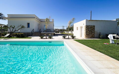 Villa Emma: Zwembad, Toevlucht, Samengesteld Materiaal, Landgoed, Eco Hotel, Hacienda, Schaduw, Vrije Tijd, Villa, Landscaping