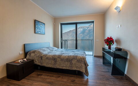 Villa Perla: Meubilair, Interieur Ontwerp, Kamer, Verdieping, Bed, Slaapkamer, Appartement, Plafond, Laken, Hoofdkussen