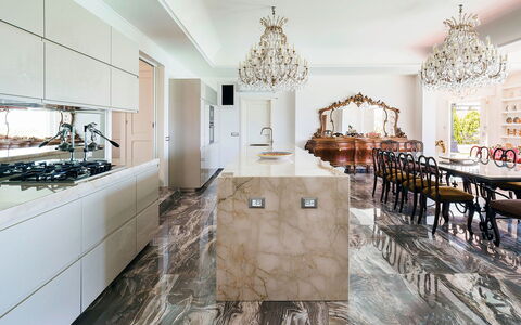Blue Star Villa: Interieur Ontwerp, Flooring, Verdieping, Plafond, Meubilair, Huis, Keuken, Lichte Inrichting, Tegel