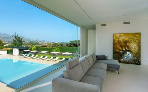 Villa Inga: Interieur Ontwerp, Flooring, Plafond, Verdieping, Meubilair, Appartement, Toevlucht, Zwembad, Schaduw