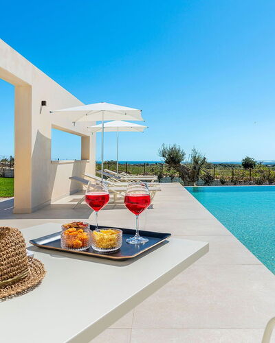 Villa Bruna: Zwembad, Toevlucht, Stoel, Buitenmeubels, Eco Hotel, Hotel, Villa