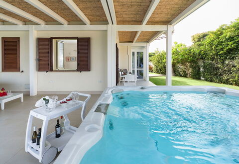 Villa Sea Star: Toevlucht, Vrije Tijd, Buitenmeubels, Schaduw, Eco Hotel, Stoel, Outdoor Structuur, Zwembad, Villa, Landgoed