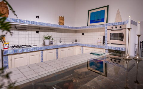 Casa Maurus: Flooring, Interieur Ontwerp, Keuken, Verdieping, Countertop, Kamer, Tegel, Fornuis, Cabinetry, Gasfornuis