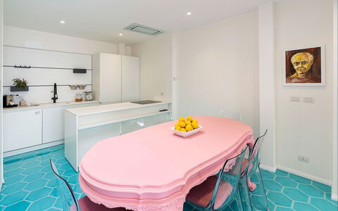 Casa Pink: Interieur Ontwerp, Flooring, Verdieping, Meubilair, Plafond, Verlichting, Huis, Kamer, Roze, Keuken