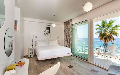 Casa Pink: Toevlucht, Zee, Meubilair, Kust En Oceanic Landvormen, Oceaan, Kust, Zwembad, Appartement, Hotel, Eco Hotel