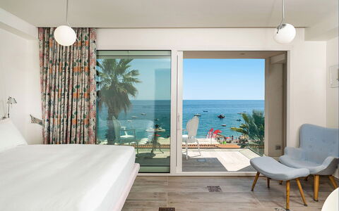 Casa Pink: Meubilair, Zee, Toevlucht, Kust En Oceanic Landvormen, Buitenmeubels, Kust, Oceaan, Eco Hotel, Strand, Schaduw