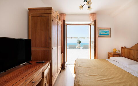 Relais Nike: Meubilair, Zee, Oceaan, Toevlucht, Kust, Schaduw, Stoel, Strand, Hotel, Bed