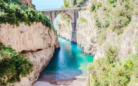 San Sebastiano: Brug, Watervoorraden, Water, Zwemwater, Waterloop, Waterweg,  Felsen\, Kanaal, Bank, Terrein