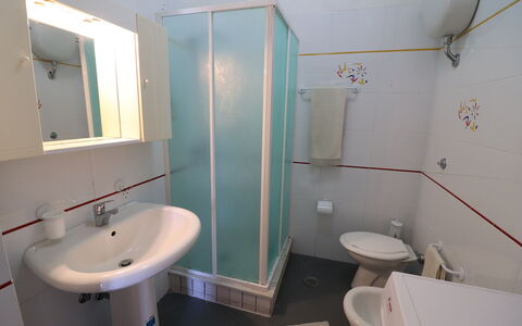 Gio: Flooring, Verdieping, Interieur Ontwerp, Wastafel In De Badkamer, Loodgieterswerkinrichting, Wastafel, Kamer, Badkamer, Loodgieter, Kraan
