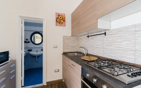 Azzurra: Hout, Flooring, Interieur Ontwerp, Verdieping, Countertop, Kamer, Huis, Keuken, Meubilair, Major Appliance