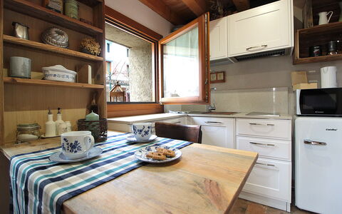 La Casetta dei Palù, Valdobbiadene: Keuken, Meubilair, Toestel Van De Keuken, Countertop, Major Appliance, Hout, Cabinetry, Interieur Ontwerp, Flooring, Huishoudapparatuur