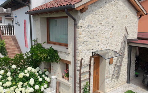 La Casetta dei Palù, Valdobbiadene: Muur, Huis, Huis, Woongebied, Deur, Dak, Verblijf, Bloempot, Tuin