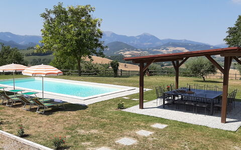 Villa Felice, Private Pool and Hills: Zwembad, Heuvel, Bergketen, Buitenmeubels, Vrije Tijd, Boerderij, Toevlucht, Eco Hotel, Ridge, Vallei