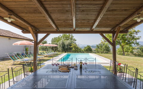 Villa Felice, Private Pool and Hills: Boerderij, Zwembad, Landgoed, Toevlucht, Veranda, Schaduw, Hacienda, Tuin, Buitenmeubels, Werf