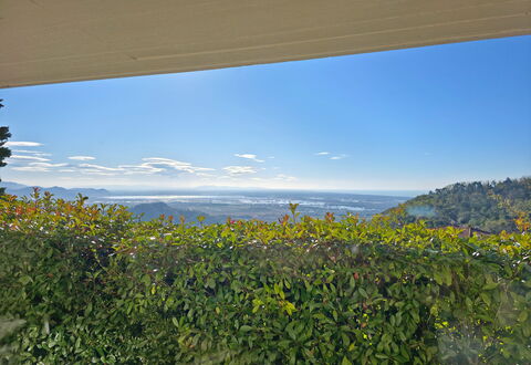 Appartamento Botrici: Lucht, Dag, Blad, Natuur, Groen, Vegetation, Horizon, Wolk, Heuvel, Landschap