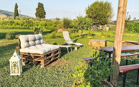 Casa al Gelso: Meubilair, Buitenmeubels, Tuin, Land Lot, Buitentafel, Groundcover, Gazon, Openluchtbank, Backyard