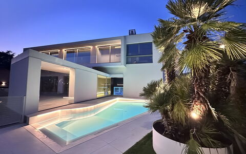 Villa Bilor Luxe: Architectuur, Samengesteld Materiaal, Zwembad, Villa, Landgoed, Herenhuis, Hotel, Eco Hotel, Schaduw, Ontwerp