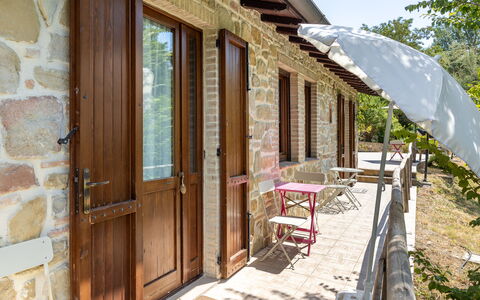 Il Giuncheto, Pool, Amazing View, Umbrian Countrys: Hout, Deur, Home Deur, Verblijf, Veranda, Hardwood, Beits, Schaduw, Bloempot, Werf
