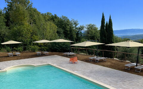 Borgo Antico, Pool, Barberino del Mugello: Zwembad, Water, Buitenmeubels, Meubilair, Toevlucht, Paraplu, Eco Hotel, Schaduw, Stoel, Thermae