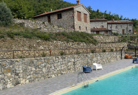 Borgo Antico, Pool, Barberino del Mugello: Zwembad, Buitenmeubels, Toevlucht, Flagstone, Thermae, Badplaats, Eco Hotel, Hacienda, Cobblestone, Villa