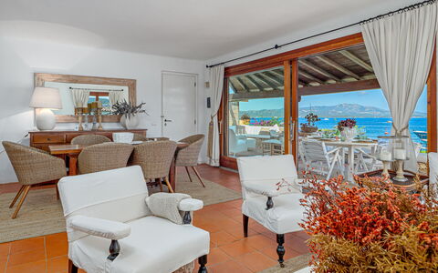 Residenza Rudalza: Meubilair, Stoel, Toevlucht, Bloempot, Zee, Kamerplant, Buitenmeubels, Balkon, Schaduw, Hotel