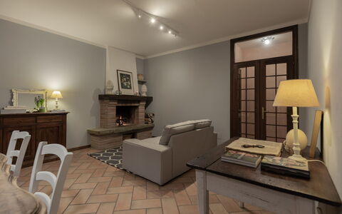 Villa Essiccatoio: Meubilair, Interieur Ontwerp, Flooring, Muur, Verdieping, Plafond, Hout, Kamer, Woonkamer, Verlichting