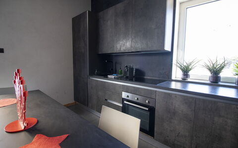 C-Home Historic House: Flooring, Countertop, Verdieping, Meubilair, Keuken, Toestel Van De Keuken, Huishoudapparatuur, Cabinetry, Major Appliance