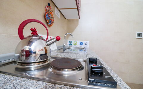Kyma'S House: Toestel Van De Keuken, Major Appliance, Keuken, Fornuis, Huishoudapparatuur, Countertop, Fornuis, Gasfornuis, Small Appliance, Cooktop