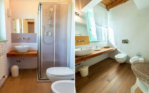 Villa Checco: Badkamer, Flooring, Loodgieterswerkinrichting, Verdieping, Interieur Ontwerp, Hout, Wastafel In De Badkamer, Wastafel, Kraan, Loodgieter