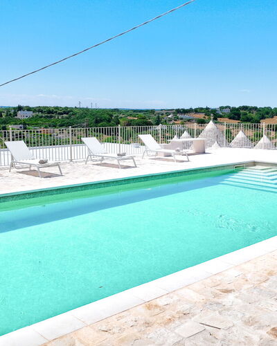 Trullo Miravista Valle D'Itria: Blauw, Zwembad, Samengesteld Materiaal, Toevlucht, Buitenmeubels, Ligstoel, Eco Hotel, Landgoed, Badplaats, Thermae