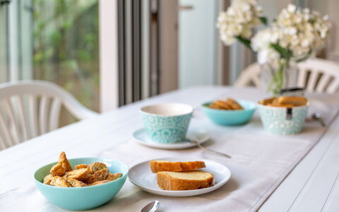 Veranda sul Conero: Tableware, Serveware, Dishware, Tafel, Meubilair, Voedsel, Drinkware, Bord, Porselein, Kop