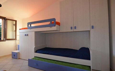 Appartamento Tamara, Budoni: Meubilair, Hout, Interieur Ontwerp, Flooring, Slaapkamer, Verdieping, Kamer, Bed, Plafond, Lade